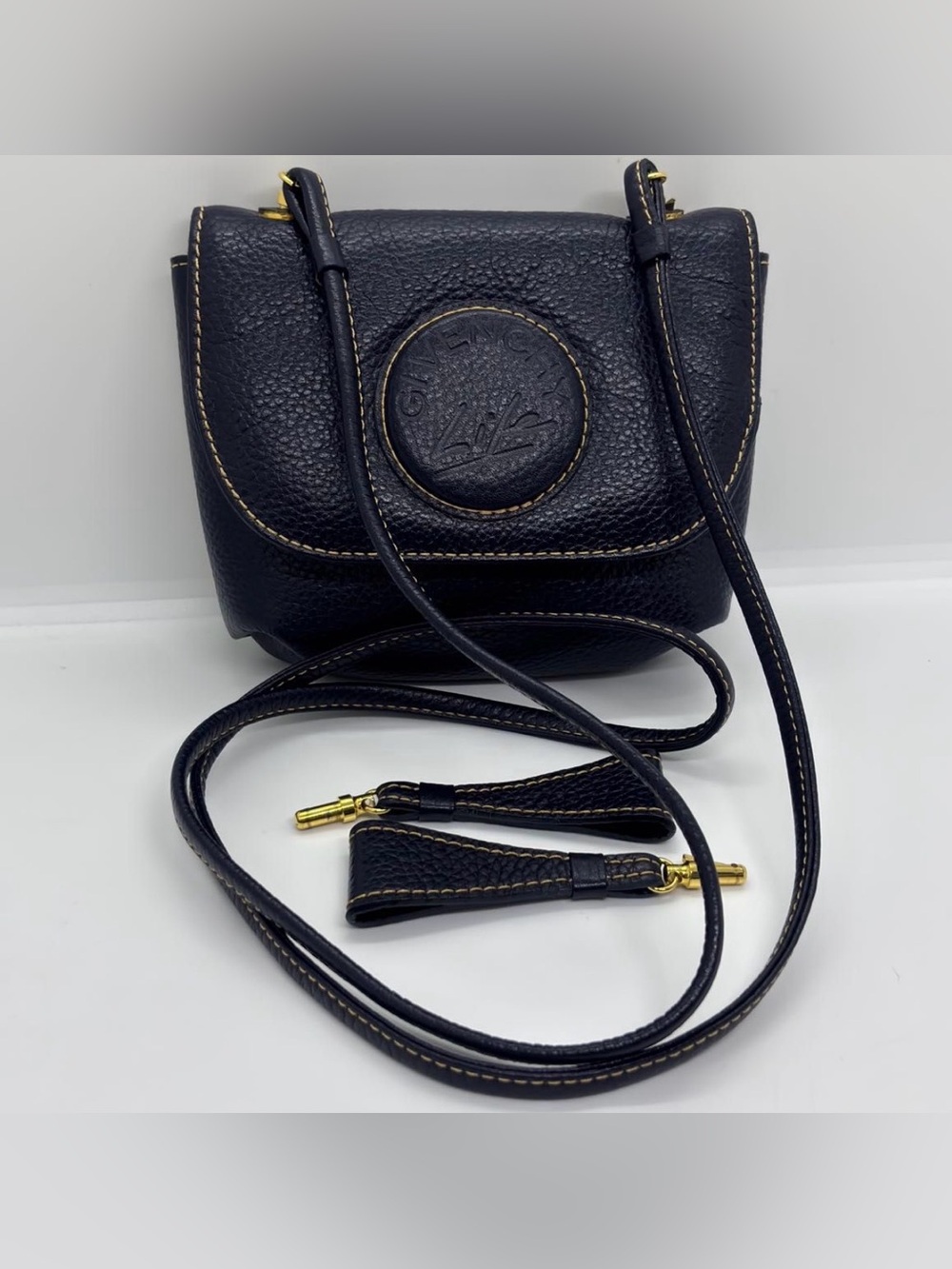 GIVENCHY / Shoulder bag, pouch, body bag / 3-way.